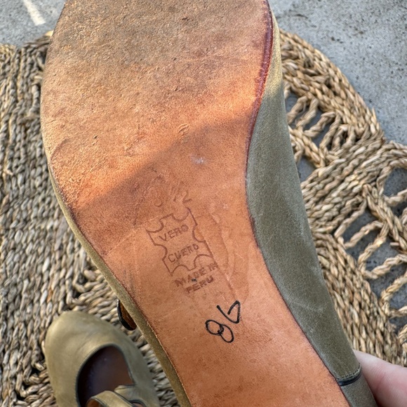 John Fluevog Olive Green Heels - Picture 4 of 4